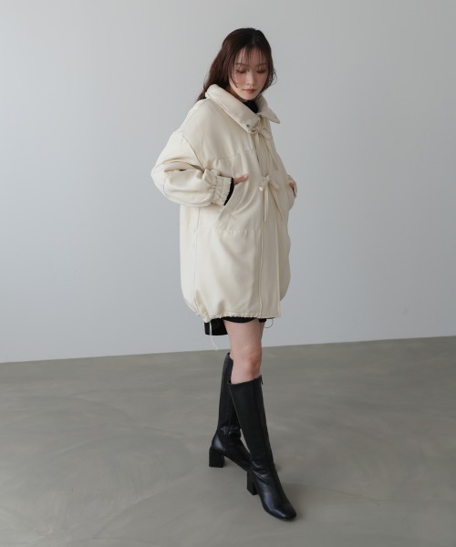 Bab（バブ）の「中綿フロントリボンモンスターコート（ダウンジャケット/コート・レディース・アイボリー/チャコールグレー・M）」の8枚目の写真