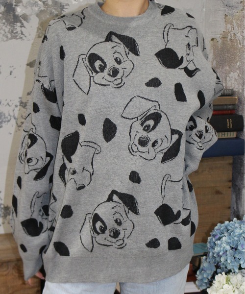 Disney(ディズニー)の「【DISNEY/ディズニー】ミッキーマウス&101匹わんちゃん総柄ジャガードニットクルーネック(ニット/セーター・レディース・スミクロ/ワインレッド/オフホワイト/グレー・MEDIUM/LARGE)」の1枚目の写真