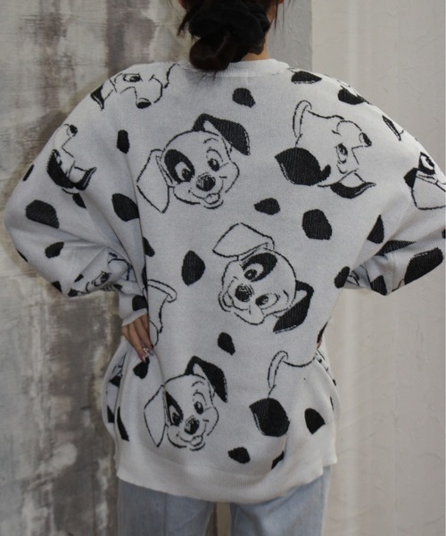 Disney(ディズニー)の「【DISNEY/ディズニー】ミッキーマウス&101匹わんちゃん総柄ジャガードニットクルーネック(ニット/セーター・レディース・スミクロ/ワインレッド/オフホワイト/グレー・MEDIUM/LARGE)」の5枚目の写真
