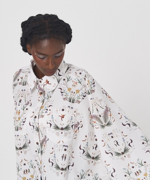 bedsidedrama（ベットサイドドラマ）の「Dance In The Garden Cape Shirt（シャツ/ブラウス・レディース・ナチュラル/ブラック・1/2）」の2枚目の写真