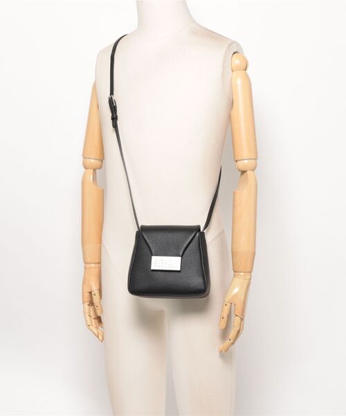 MM6 Maison Margiela（ｴﾑｴﾑｼｯｸｽ ﾒｿﾞﾝ ﾏﾙｼﾞｪﾗ）の「NUMERIC CROSSBODY（ボディバッグ/ウエストポーチ・キッズ・ブラック・UNI）」の10枚目の写真