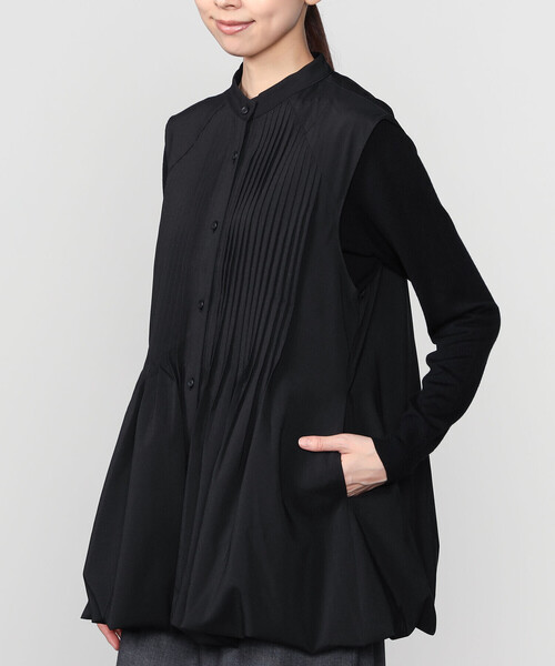 Bshop（ビショップ）の「eunoia | ピンタック ベスト WOMEN（ベスト・レディース・ブラック・ONE）」の12枚目の写真