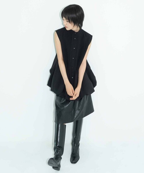 Bshop（ビショップ）の「eunoia | ピンタック ベスト WOMEN（ベスト・レディース・ブラック・ONE）」の16枚目の写真