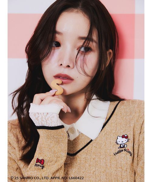 SNIDEL(スナイデル)の「【HELLO KITTY】ケーブルプルオーバー(ニット/セーター・レディース・ホワイト/ベージュ/ネイビー/ピンク・F)」の8枚目の写真