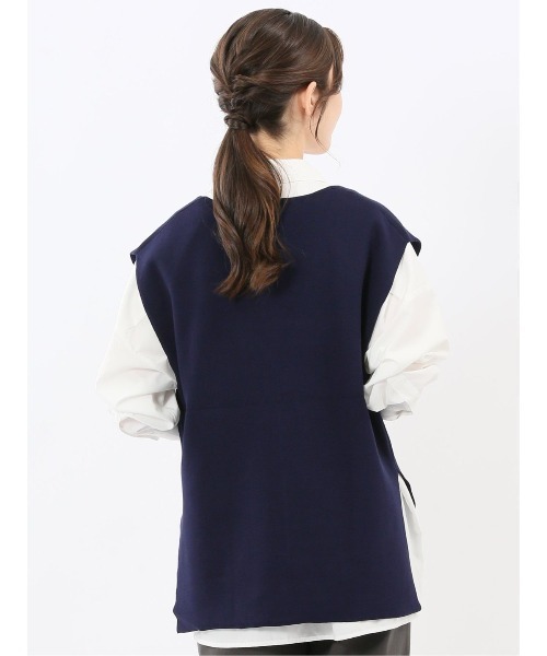 m.f.editorial(エムエフエディトリアル)の「【ハンドウォッシャブル】タカキュー レディース ミラノ Vネック ニットベスト(ベスト・レディース・ネイビー系/ブラック・LARGE/MEDIUM)」の6枚目の写真
