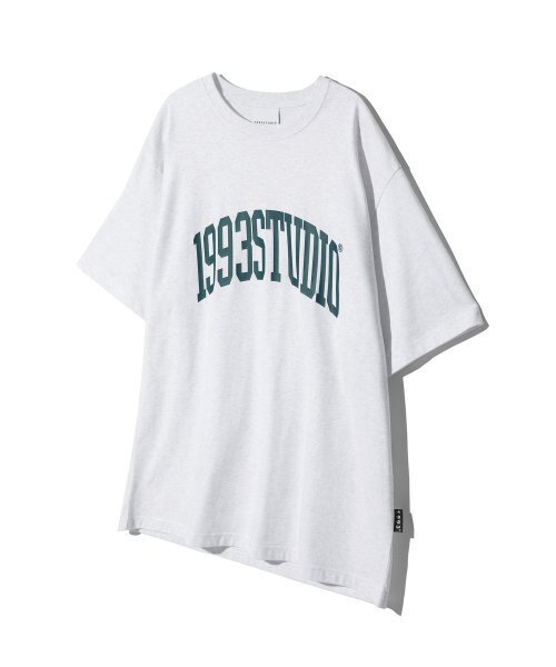 1993STUDIO(1993スタジオ)の「アセンティックアーチロゴTシャツ_ライトグレー(Tシャツ/カットソー・レディース・その他・SMALL/MEDIUM/LARGE)」の1枚目の写真