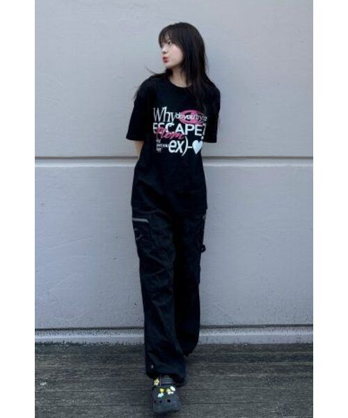 ESCAPEFROM(エスケープフロム)の「ex ピンクハートプリントオーバーサイズ半袖Tシャツブラック(Tシャツ/カットソー・レディース・その他・MEDIUM/LARGE/SMALL)」の2枚目の写真