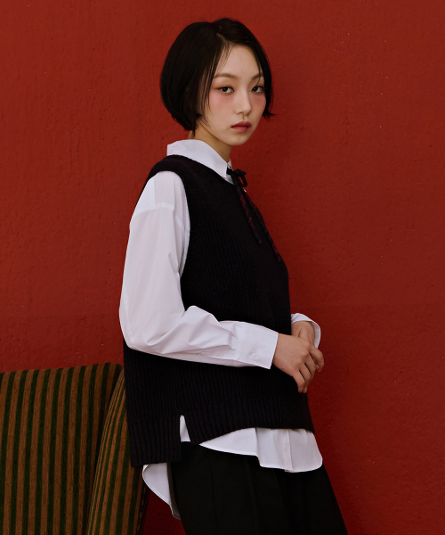 CHASECULT(チェイスカルト)の「レディース ボタンデコレーション ニットベスト-ネイビー(ベスト・レディース・ネイビー・90/85)」の3枚目の写真