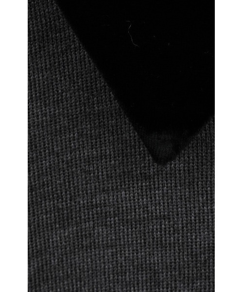 CLANE(クラネ)の「VELOR COLLAR KNIT TOPS(ニット/セーター・レディース・グレー/ブラック/ブラウン・1/2)」の4枚目の写真