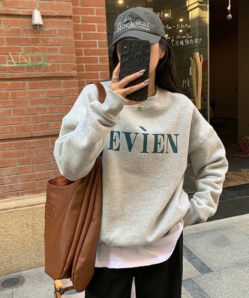 SHEPP(シープ)の「フロント刺繍ロゴルーズシルエットプルオーバー(スウェット・レディース・グレー/ホワイト/ネイビー・M/L)」の17枚目の写真