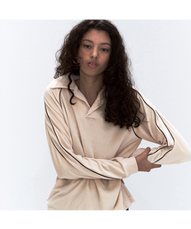 ERER（エルエル）の「ベロアパイピングカラーTシャツ（クリーム）（ポロシャツ）」