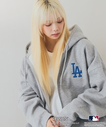 【PEANUTS×MLB】オリジナルデザイン フルジップパーカー ヤンキース ドジャース カブス キャラクター