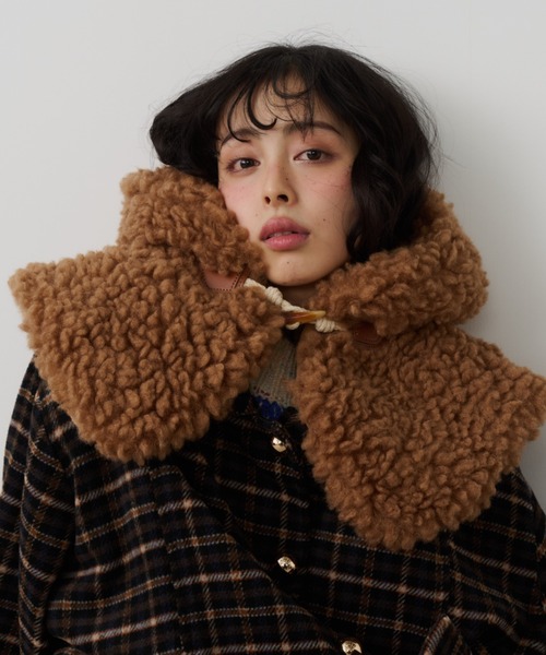 Unitage（ユニテージ）の「ボリュームボアフードウォーマー（ネックウォーマー/スヌード・レディース・ブラウン/ブラック・FREE）」の9枚目の写真