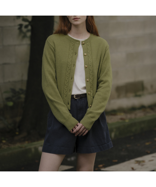 KNOWNBETTER(ノウンベター)の「Gold button essential cardigan_Olive green(カーディガン/ボレロ・レディース・オリーブ・FREE)」の3枚目の写真
