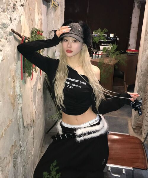 THE MYSTERIOUS HOTEL（ザミステリアスホテル）の「TMH ESSENTIAL OFF-SHDR T [3 Color]（Tシャツ/カットソー・レディース・ライトグレー/ブラック/アイボリー・FREE）」の8枚目の写真