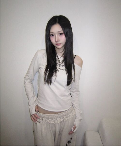 THE MYSTERIOUS HOTEL（ザミステリアスホテル）の「TMH ESSENTIAL OFF-SHDR T [3 Color]（Tシャツ/カットソー・レディース・ライトグレー/ブラック/アイボリー・FREE）」の11枚目の写真