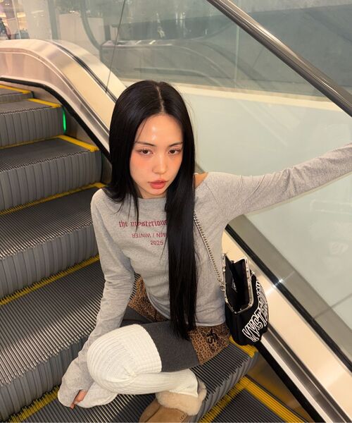 THE MYSTERIOUS HOTEL（ザミステリアスホテル）の「TMH ESSENTIAL OFF-SHDR T [3 Color]（Tシャツ/カットソー・レディース・ライトグレー/ブラック/アイボリー・FREE）」の16枚目の写真