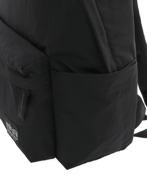 Manhattan Portage BLACK LABEL(マンハッタンポーテージ ブラックレーベル)の「STUYTOWN BACKPACK NYLON TUSSAH(バックパック/リュック・メンズ・ブラック・MEDIUM)」の8枚目の写真