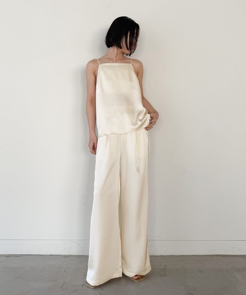 select MOCA by son（セレクトモカバイソン）の「ストレートイージーサテンタックパンツ【セットアップ対応】【by SON】（その他パンツ・レディース・ブラウン/アイボリー/ブラック・FREE）」の9枚目の写真