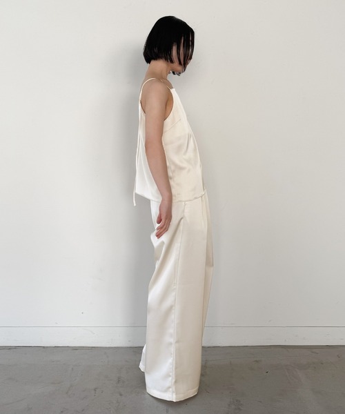 select MOCA by son（セレクトモカバイソン）の「ストレートイージーサテンタックパンツ【セットアップ対応】【by SON】（その他パンツ・レディース・ブラウン/アイボリー/ブラック・FREE）」の13枚目の写真