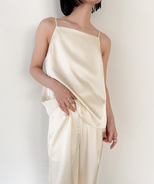 select MOCA by son（セレクトモカバイソン）の「ストレートイージーサテンタックパンツ【セットアップ対応】【by SON】（その他パンツ・レディース・ブラウン/アイボリー/ブラック・FREE）」の14枚目の写真