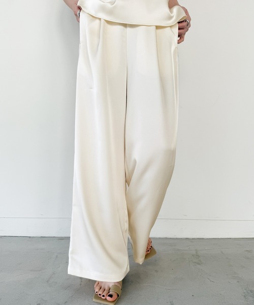 select MOCA by son（セレクトモカバイソン）の「ストレートイージーサテンタックパンツ【セットアップ対応】【by SON】（その他パンツ・レディース・ブラウン/アイボリー/ブラック・FREE）」の7枚目の写真