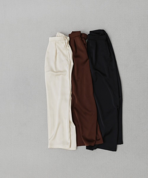 select MOCA by son（セレクトモカバイソン）の「ストレートイージーサテンタックパンツ【セットアップ対応】【by SON】（その他パンツ・レディース・ブラウン/アイボリー/ブラック・FREE）」の22枚目の写真