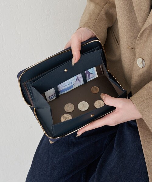 エンボスモノグラムロングウォレット（財布）｜russet（ラシット）の