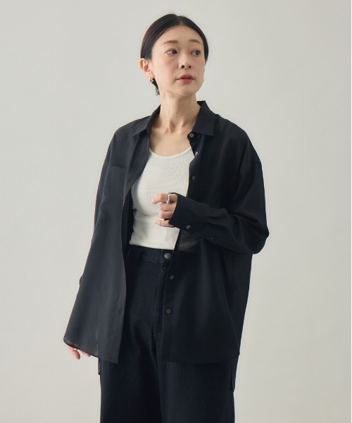 kuros'(クロス)の「【kuros’オリジナル】スリットシースルーシャツ 日本製(シャツ/ブラウス・レディース・ホワイト/ブラック/グレー・MEDIUM/LARGE)」の7枚目の写真