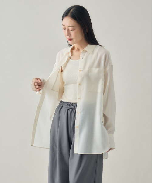 kuros'(クロス)の「【kuros’オリジナル】スリットシースルーシャツ 日本製(シャツ/ブラウス・レディース・ホワイト/ブラック/グレー・MEDIUM/LARGE)」の10枚目の写真