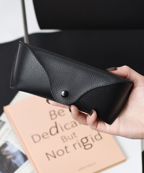 Fun & Daily（ファンアンドデイリー）の「F&D : PUレザーメガネ＆サングラスケース（メガネ・メンズ・ブラウン/ブラック・FREE）」の8枚目の写真