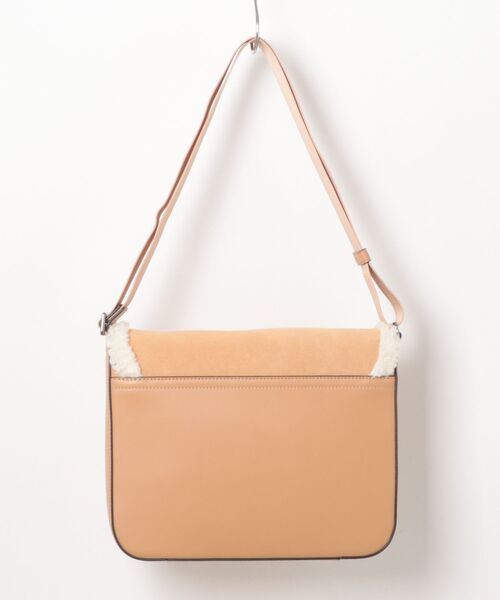 MICHAEL KORS(マイケルコース)の「COOPER ジップ フラップ クロスボディ ミディアム(メッセンジャーバッグ・メンズ・ベージュ系・FREE)」の2枚目の写真