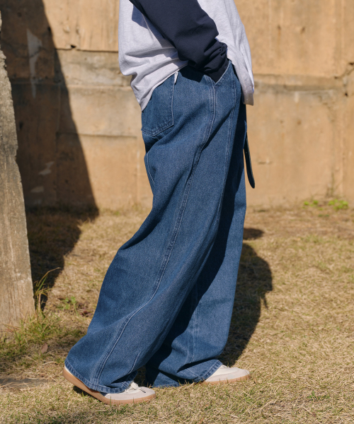 URBANDTYPE(アーバンディタイプ)の「デニムワイドダーツパンツ_インディゴ(デニムパンツ・レディース・その他・SMALL/MEDIUM/LARGE)」の2枚目の写真