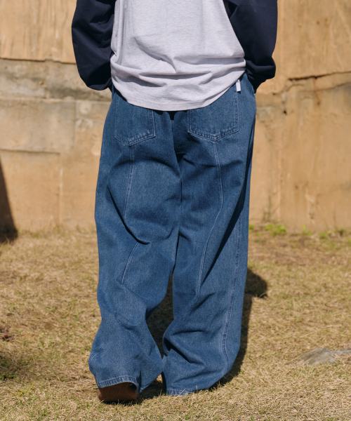 URBANDTYPE(アーバンディタイプ)の「デニムワイドダーツパンツ_インディゴ(デニムパンツ・レディース・その他・SMALL/MEDIUM/LARGE)」の3枚目の写真