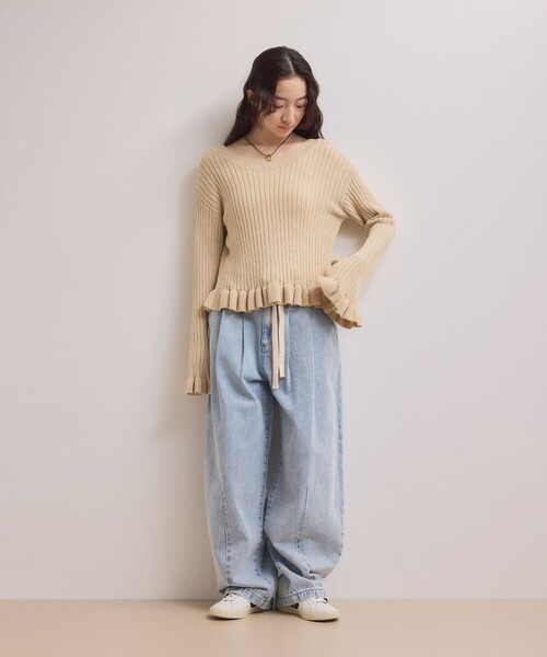 ADAM ET ROPE'（アダムエロペ）の「【WEB限定】2タックカーブデニムパンツ（デニムパンツ・レディース・サックスブルー/ブラック・36/38/34）」の22枚目の写真