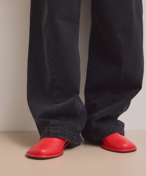 ADAM ET ROPE'（アダムエロペ）の「【WEB限定】2タックカーブデニムパンツ（デニムパンツ・レディース・サックスブルー/ブラック・36/38/34）」の6枚目の写真