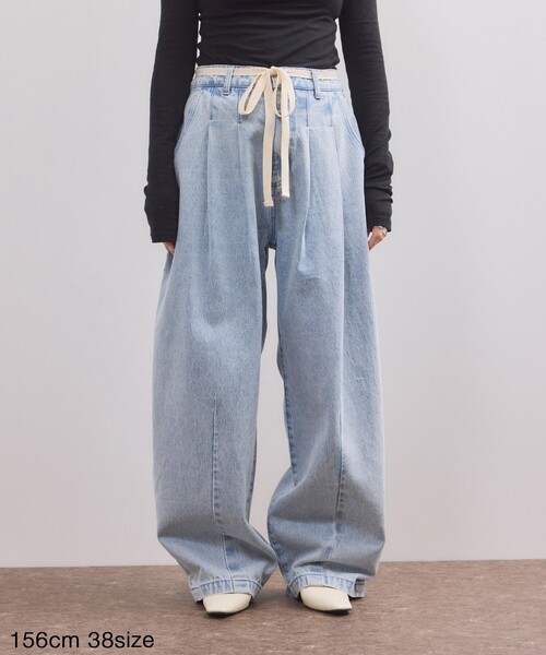 ADAM ET ROPE'（アダムエロペ）の「【WEB限定】2タックカーブデニムパンツ（デニムパンツ・レディース・サックスブルー/ブラック・36/38/34）」の7枚目の写真