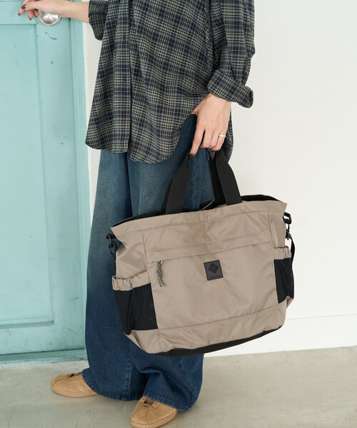 FREAK'S STORE（フリークスストア）の「限定展開 Columbia/コロンビア Great Smoky Garden Tote/グレートスモーキーガーデン トート（ショルダーバッグ・レディース・ブラック/ベージュ/サックスブルー・ONE SIZE）」の6枚目の写真