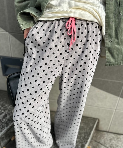 mi via loca(ミヴィアロカ)の「イージーパンツ(その他パンツ・レディース・グレー・FREE)」の9枚目の写真