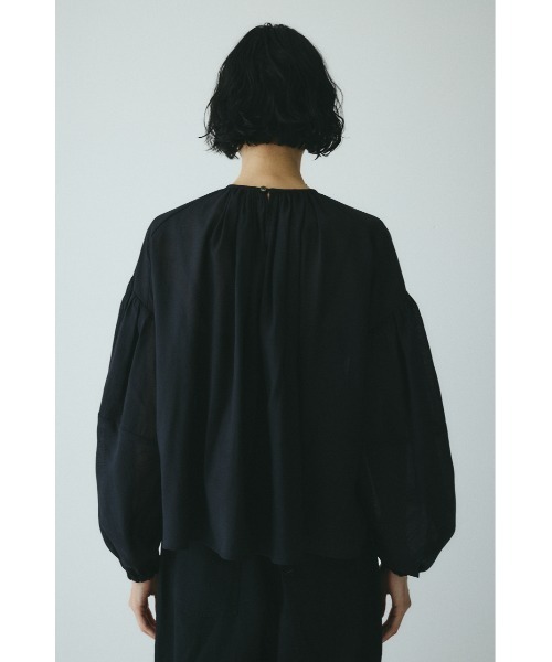 HeRIN.CYE（ヘリンドットサイ）の「Volume sleeve blouse　　ボリュームスリーブブラウス（シャツ/ブラウス・レディース・ピンク/オフホワイト/ブラック・FREE）」の19枚目の写真
