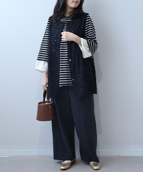 leswel(レスウェル)の「【L~5L 大きいサイズ】レーシーカットジャガードジレ(その他トップス・レディース・ブラック/クリーム・L/5L/4L/3L/LL)」の4枚目の写真