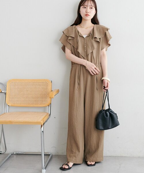 DISCOAT(ディスコート)の「【SS先行予約】ジャガードフリルサロペット(サロペット/オーバーオール・レディース・ブラック/アイボリー/モカ・PS/FREE)」の1枚目の写真