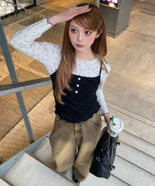 RAY CASSIN（レイカズン）の「【2サイズ展開 / ウエスト調節可】スタッズ付ワイドデニム（デニムパンツ・レディース・ブラック/ブルー/ベージュ/スカイブルー・S/M）」の5枚目の写真