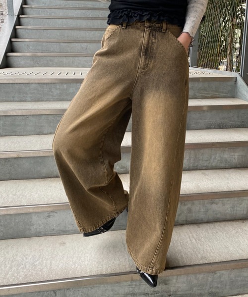 RAY CASSIN（レイカズン）の「【2サイズ展開 / ウエスト調節可】スタッズ付ワイドデニム（デニムパンツ・レディース・ブラック/ブルー/ベージュ/スカイブルー・S/M）」の10枚目の写真