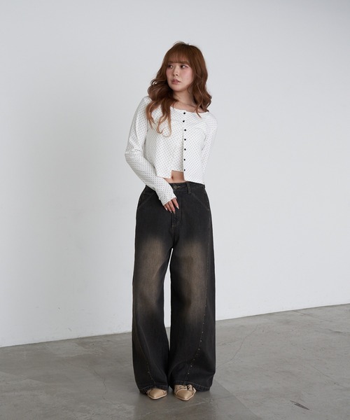 RAY CASSIN（レイカズン）の「【2サイズ展開 / ウエスト調節可】スタッズ付ワイドデニム（デニムパンツ・レディース・ブラック/ブルー/ベージュ/スカイブルー・S/M）」の19枚目の写真