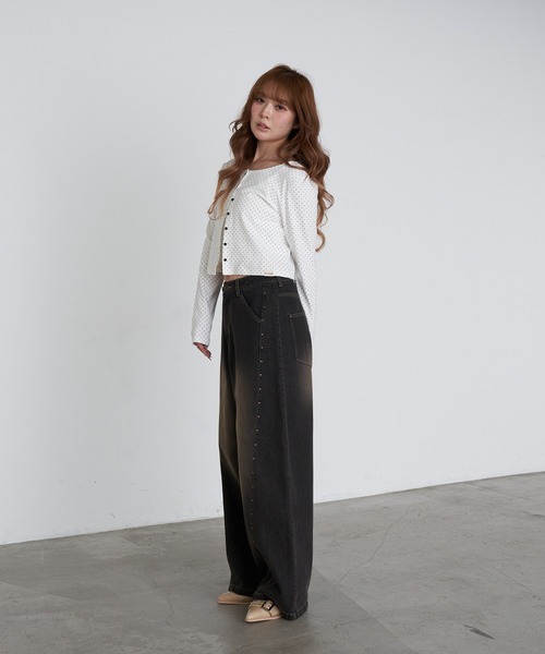 RAY CASSIN（レイカズン）の「【2サイズ展開 / ウエスト調節可】スタッズ付ワイドデニム（デニムパンツ・レディース・ブラック/ブルー/ベージュ/スカイブルー・S/M）」の20枚目の写真