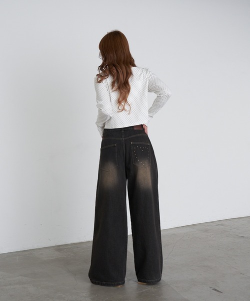 RAY CASSIN（レイカズン）の「【2サイズ展開 / ウエスト調節可】スタッズ付ワイドデニム（デニムパンツ・レディース・ブラック/ブルー/ベージュ/スカイブルー・S/M）」の21枚目の写真