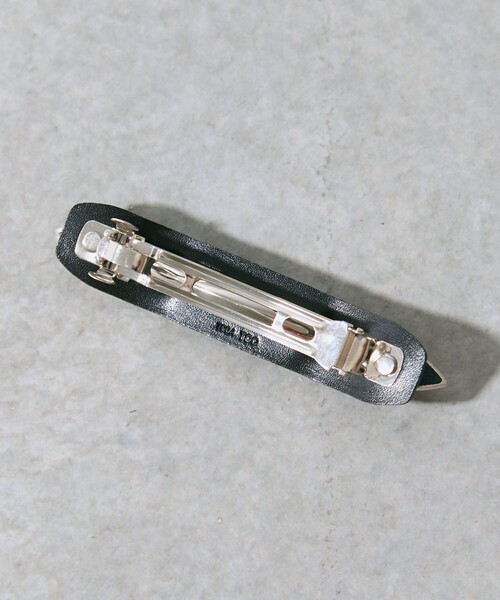TOGA PULLA（トーガ　プルラ）の「【TOGA PULLA/トーガプルラ】Metal leather barrette small/メタルレザーバレッタスモール（バレッタ/ヘアクリップ・レディース・ブラック・FREE）」の5枚目の写真