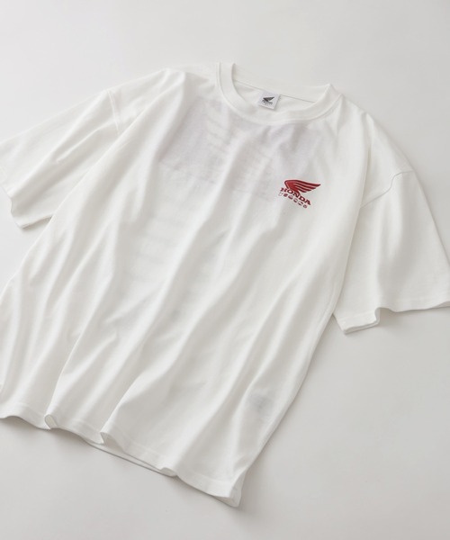 sanrio(サンリオ)の「【SANRIO/サンリオ】×【HONDA/ホンダ】フロッキー&サガラ刺繍 アートワークデザイン 半袖Tシャツ(Tシャツ/カットソー・メンズ・スミクロ/サックスブルー/ブラック/オフホワイト・M/L/LL)」の6枚目の写真