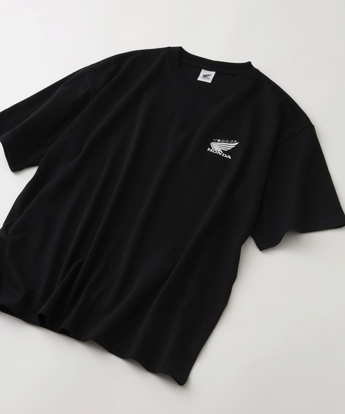 sanrio(サンリオ)の「【SANRIO/サンリオ】×【HONDA/ホンダ】フロッキー&サガラ刺繍 アートワークデザイン 半袖Tシャツ(Tシャツ/カットソー・メンズ・スミクロ/サックスブルー/ブラック/オフホワイト・M/L/LL)」の8枚目の写真